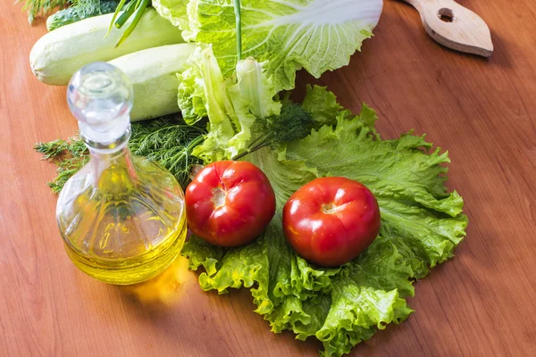 Natürliche organische gesunde Kost in der Küche — Stockfoto
