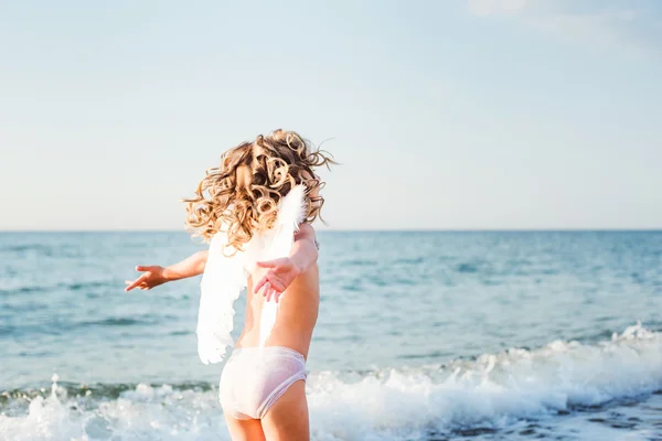 küçük melek. St Sevgililer aşk tanrısı kız