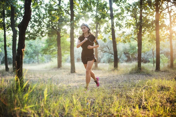 Jovem menina desportiva — Fotografia de Stock