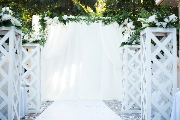 Красивая свадебная арка — стоковое фото
