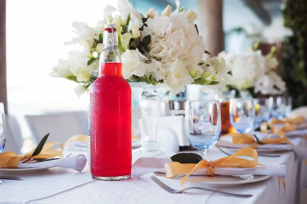 Conjunto de mesa para o casamento ou outro jantar evento servido — Fotografia de Stock