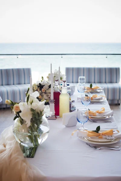 Tavola apparecchiata per il matrimonio o un'altra cena evento catering — Foto Stock