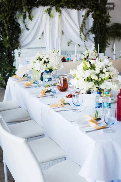 Asztal készlet esküvő vagy más catered esemény vacsora — Stock Fotó