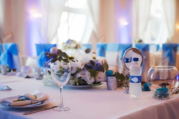 Ensemble de table pour mariage ou un autre dîner d'événement traiteur — Photo
