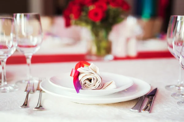 Ensemble de table pour mariage ou un autre dîner d'événement traiteur — Photo