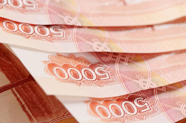 Российские купюры в пять тысяч рублей. Крупный план — стоковое фото