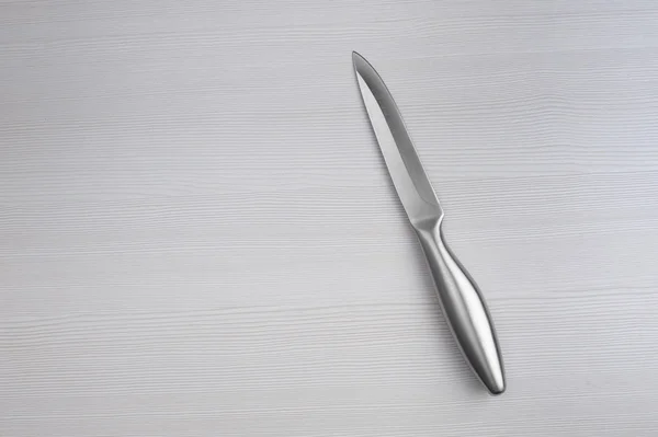 Ahşap bir masa mutfak bıçak. Üstten Görünüm — Stok fotoğraf