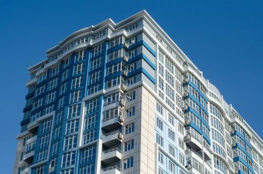 Apartman dairesi. Minimalist mimari. İş merkezi. Gökdelen inşaatı.