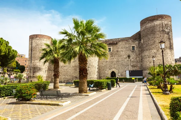 Ursino Castello v Catanii, Sicílie, Itálie — Stock fotografie