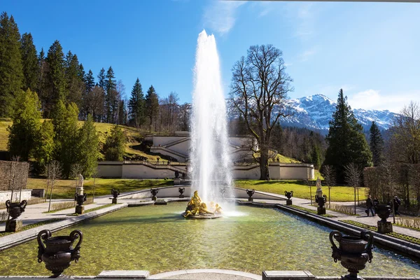 Kilden i Lindenhof slott – stockfoto