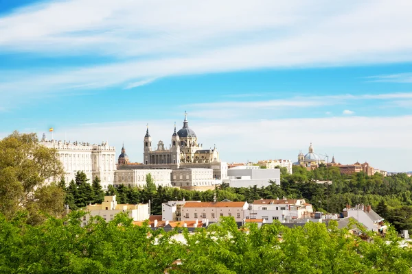 Almudena Cathedral and Royal Palace in Madrid — Stock Photo, Image