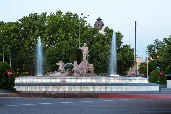 Neptune savaş arabası at heykeli çeşme madrid İspanya