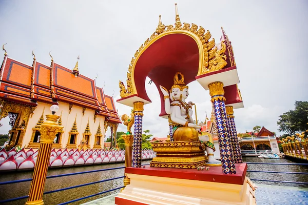 Buddyjskich świątyń i posągów w Tajlandii, wyspie Samui — Zdjęcie stockowe