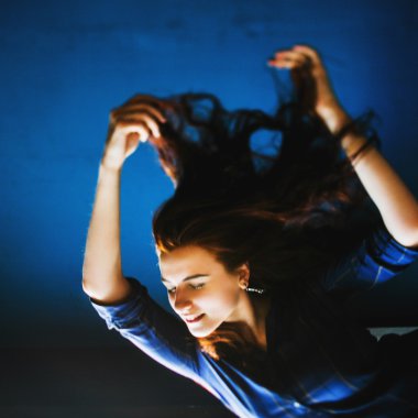 Güzel esmer kız portre yaşam tarzı