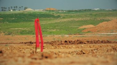 Kırmızı bayrak çekme inşaat Makinası ile metal anket peg