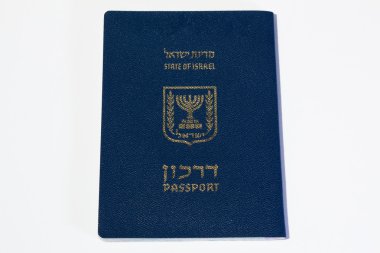 Beyaz arka planda - üst görünüm İsrail pasaportu
