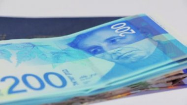 Dönen İsrail para reçeteleri 200 şekel ve İsrail pasaportu