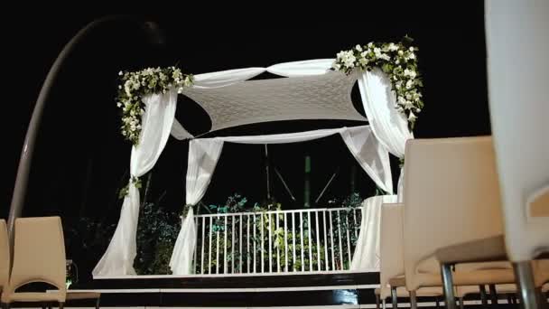 Jewish traditions wedding ceremony. Wedding canopy (chuppah or huppah). — Stock Video
