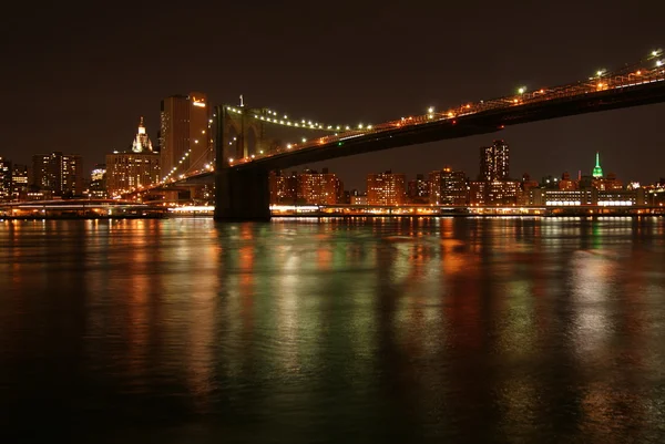 Brooklyn Köprüsü gece — Stok fotoğraf