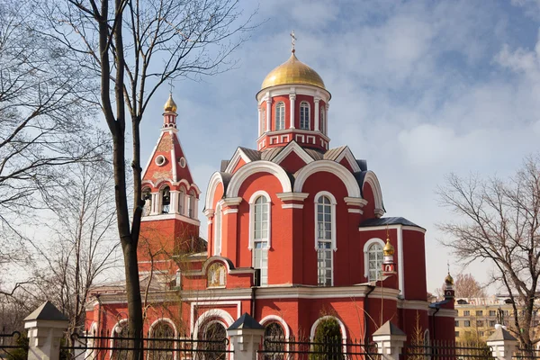 Kostel Zvěstování Panny v parku Petrovskij v Moskvě, Rusko — Stock fotografie