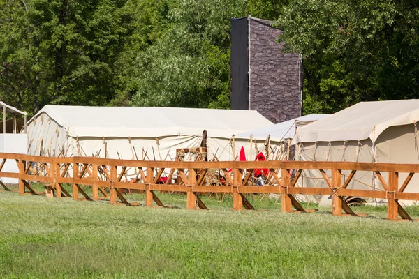 Ancient Roman camp with a catapult — Stock Photo, Image