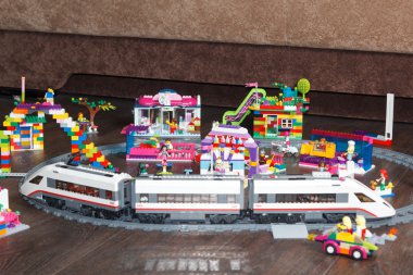 Lego tren ile şehir