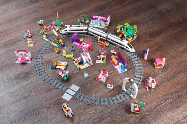 Lego tren ile şehir