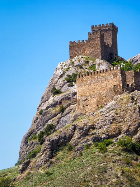 Antika Genua fästning i staden av Sudak, Crimea — Stockfoto