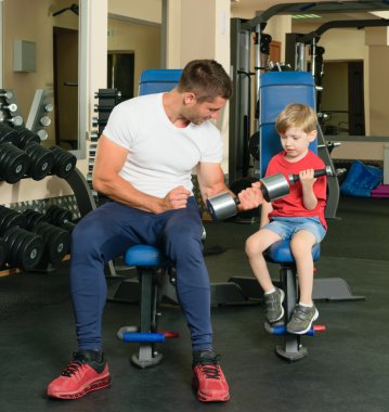 adam ve oğlu jimnastik salonu