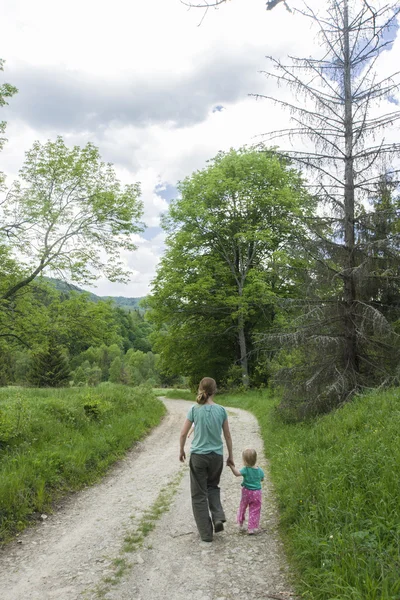 Wandelen in de bergen — Stockfoto