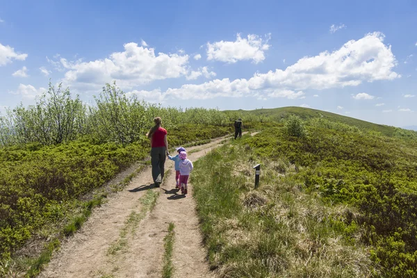 Wandelen in de bergen — Stockfoto