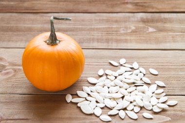 Olgun kabak tohumu ile 