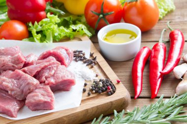 Sebze ile ham, taze Dana