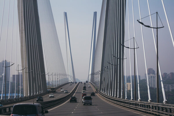 Золотой кабельный мост
