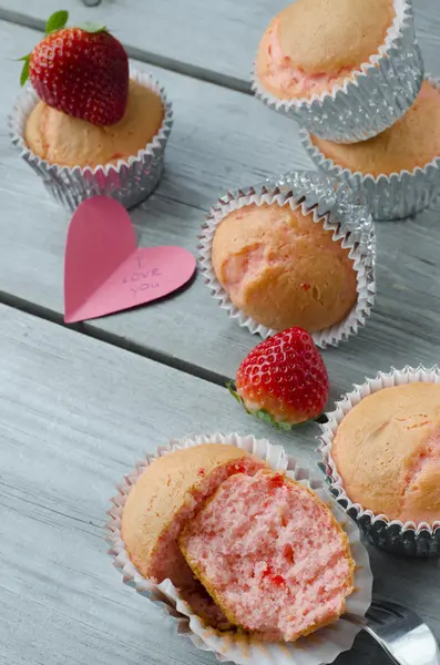 Strawberry muffins — Stock Photo, Image