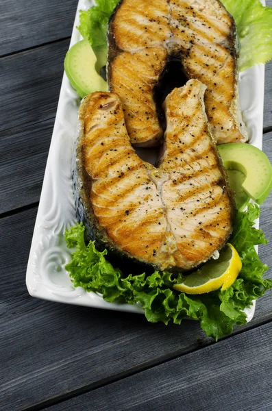 Filetes de salmón a la parrilla —  Fotos de Stock