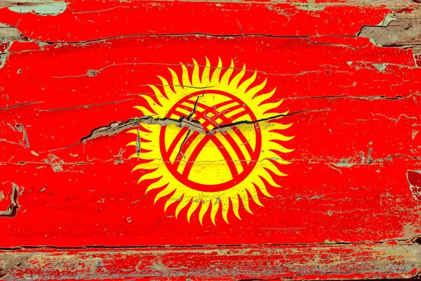 Flaga Kirgistanu Starym Tle Ściany Drewnianej — Zdjęcie stockowe