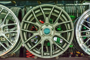 Magnezyum alaşımlı tekerlek ya da manyetik tekerlek ya da arabanın maksimum tekerlekleri.