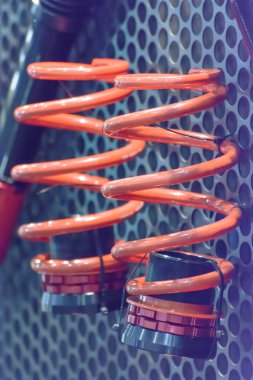 Darbe emici bir araba.