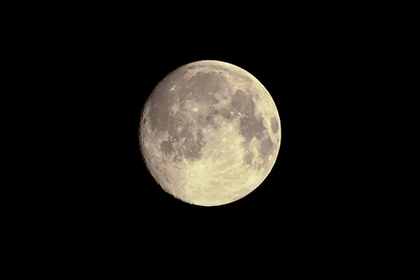 La puesta de la luna en el cielo . —  Fotos de Stock