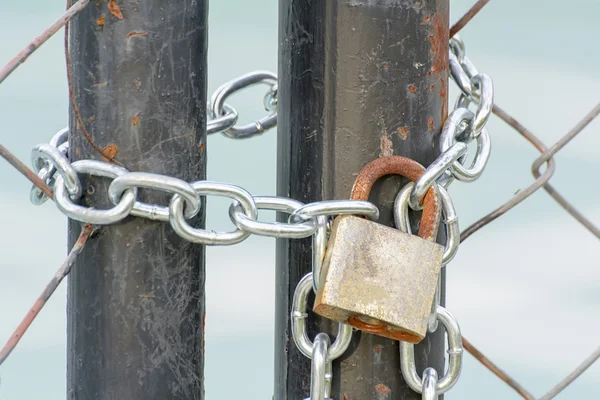 Lock on a chain — Stock Photo, Image