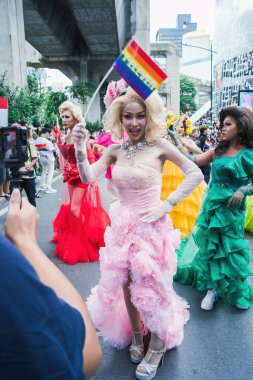 Bangkok, Tayland - 1 Haziran 2025 Bangkok Onur Festivali 2025, İnsanların kısa eylem ve atmosferi etkinliğe katılıyor. Cinsiyet farklılığı, yaş, ırk ya da din ayrımı yok.
