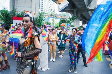 Bangkok, Tayland - 1 Haziran 2025 Bangkok Onur Festivali 2025, İnsanların kısa eylem ve atmosferi etkinliğe katılıyor. Cinsiyet farklılığı, yaş, ırk ya da din ayrımı yok.