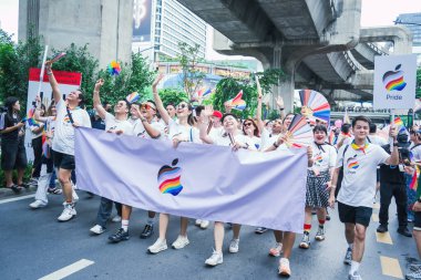 Bangkok, Tayland - 1 Haziran 2025 Bangkok Onur Festivali 2025, İnsanların kısa eylem ve atmosferi etkinliğe katılıyor. Cinsiyet farklılığı, yaş, ırk ya da din ayrımı yok.