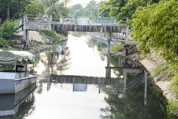 Znečištěné kanál v Bangkoku — Stock fotografie