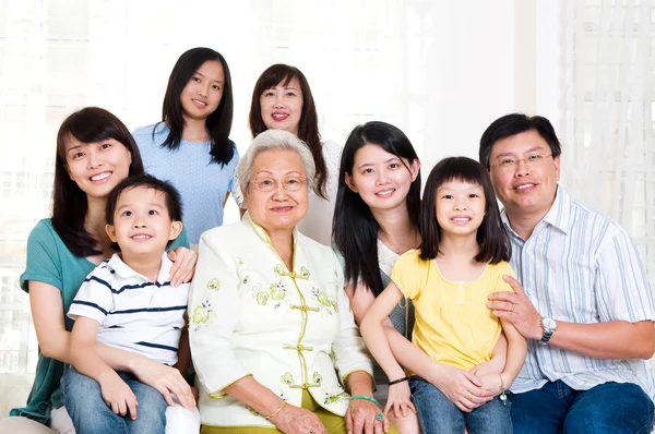 Asiático tres generaciones familia —  Fotos de Stock