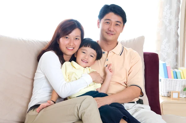 Retrato de família asiática — Fotografia de Stock