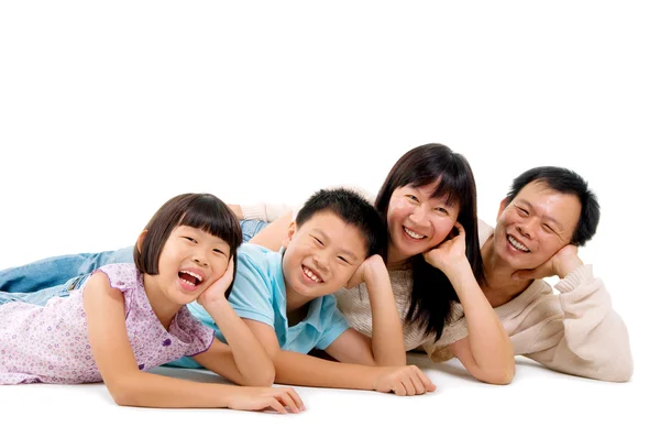 Азиатская семья — стоковое фото