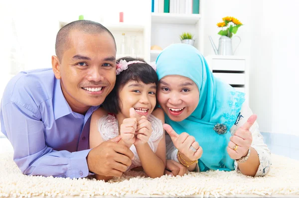 Familia malaya —  Fotos de Stock
