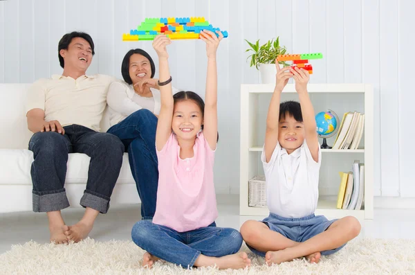 Asian family — Stock Photo, Image